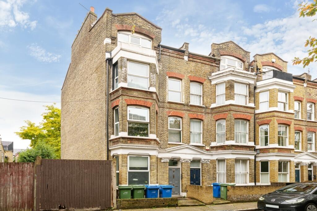 4 bed 1st Floor Flat for rent in Bermondsey. From Acorn - Kennington