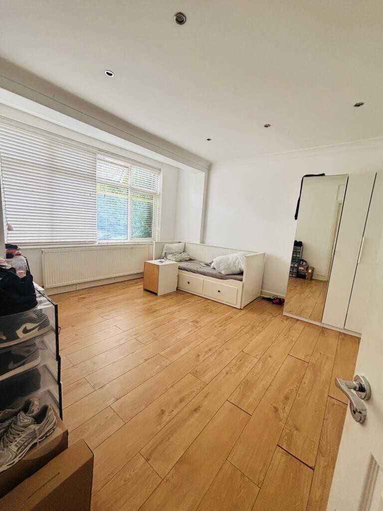 4 bed 1st Floor Flat for rent in Streatham. From Acorn - Sydenham 4 bed 1st Floor Flat for rent in Streatham. From Acorn - Sydenham