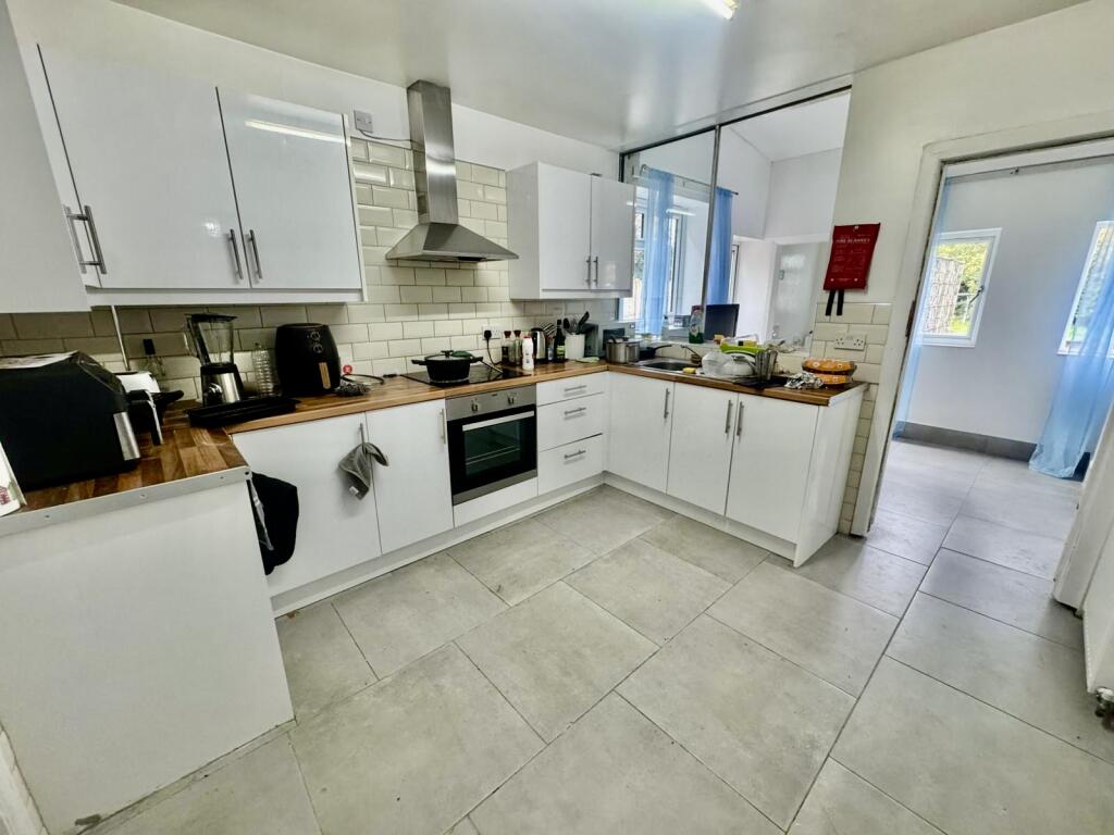 5 bed Detached for rent in Nottingham. From Bairstow Eves - Nottingham 5 bed Detached for rent in Nottingham. From Bairstow Eves - Nottingham