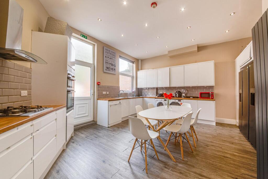 10 bed Detached for rent in Nottingham. From Bairstow Eves - Nottingham