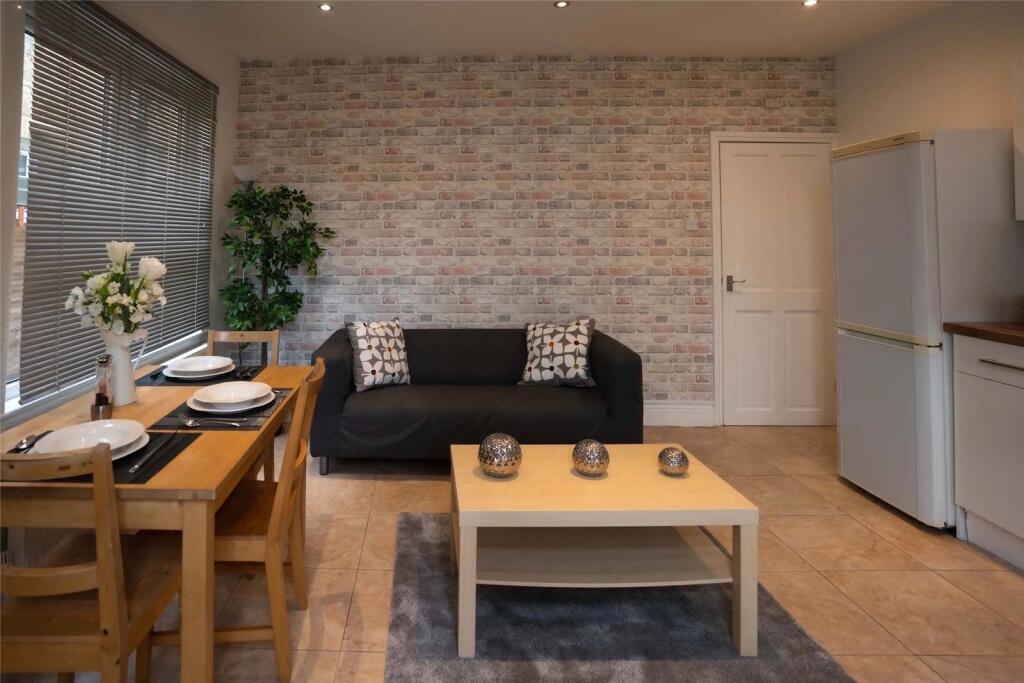 3 bed Apartment for rent in London. From Bryan & Keegan - London