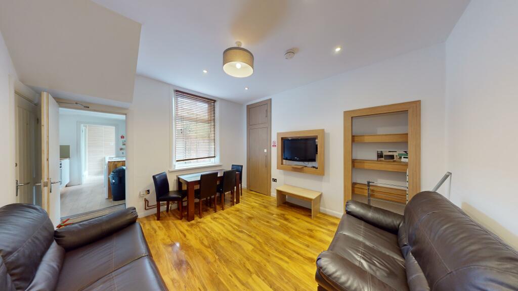 4 bed Mid Terraced House for rent in Newcastle upon Tyne. From Graysons Properties - Newcastle Upon Tyne