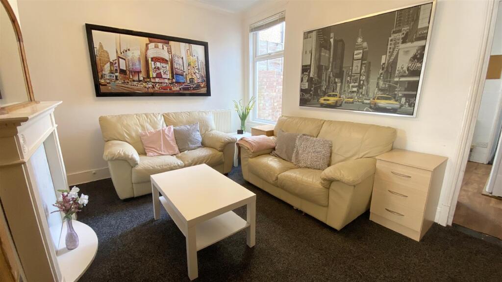 3 bed Mid Terraced House for rent in Portsmouth. From Christies - Southsea