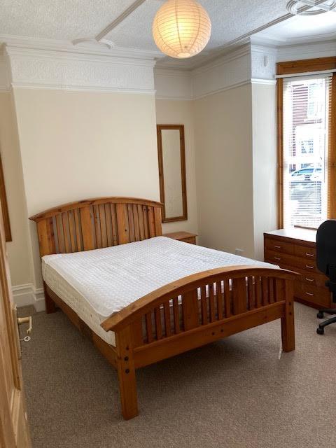 5 bed Mid Terraced House for rent in Portsmouth. From Christies - Southsea