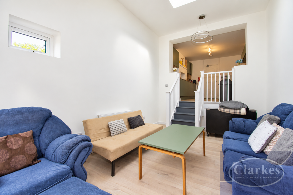4 bed Detached for rent in Bournemouth. From Clarkes Estate Agents - Bournemouth