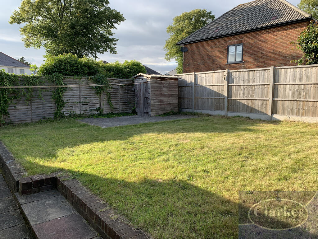 5 bed Detached for rent in Bournemouth. From Clarkes Estate Agents - Bournemouth