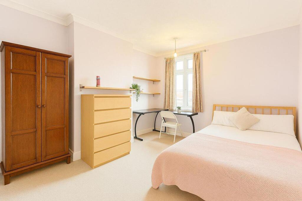 1 bed Mid Terraced House for rent in Brighton and Hove. From Coapt - Brighton