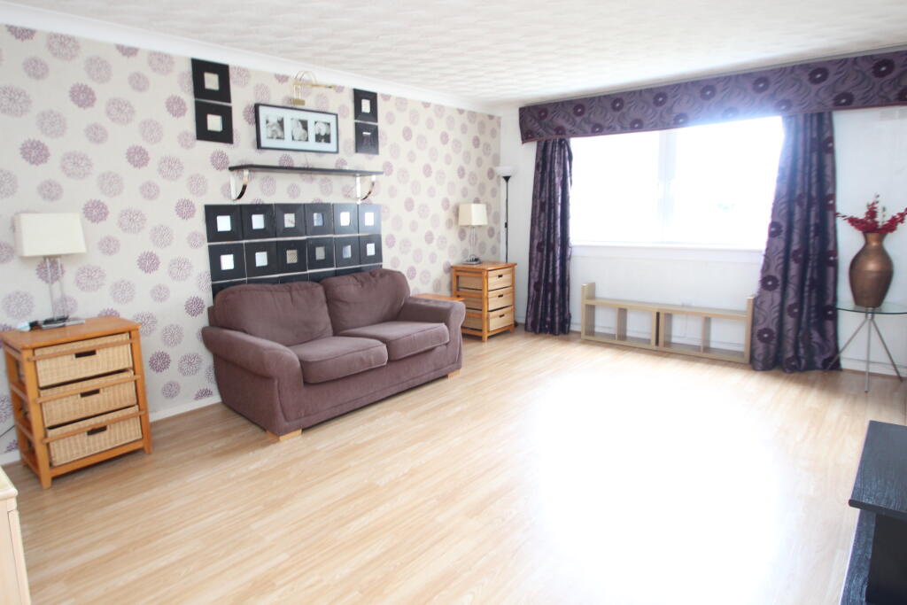 3 bed House (unspecified) for rent in Glasgow. From Countrywide - Glasgow City Living