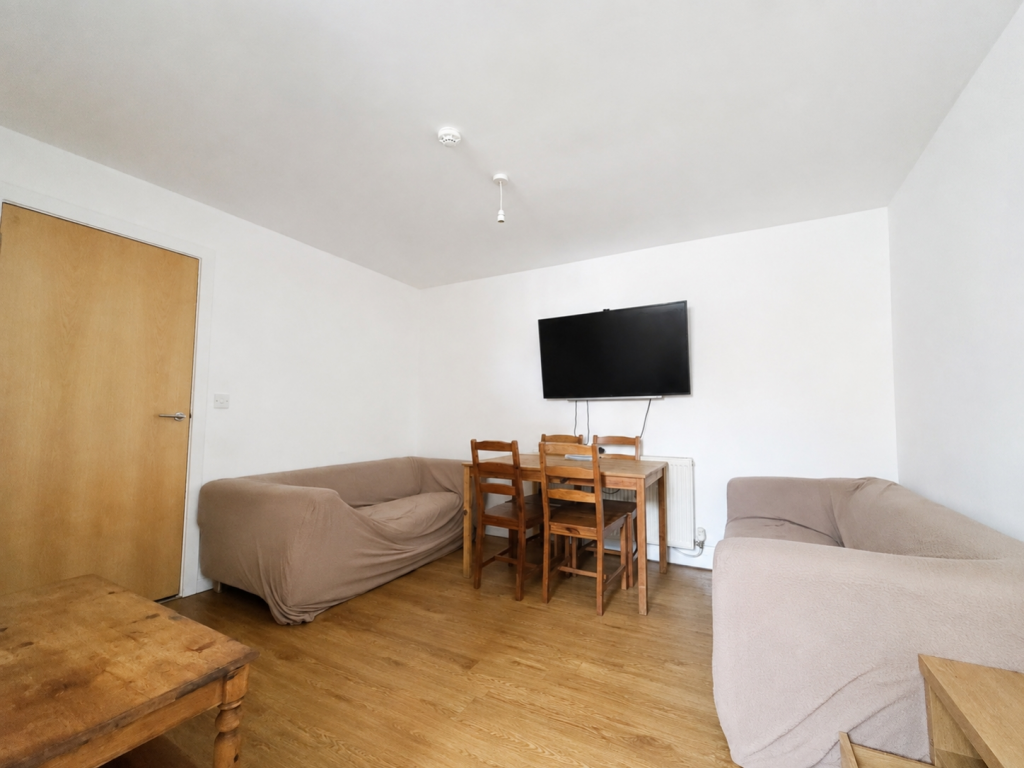 5 bed 1st Floor Flat for rent in Cardiff. From CPS Homes - Cardiff