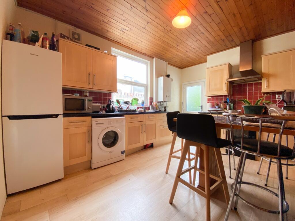 3 bed Mid Terraced House for rent in Cardiff. From CPS Homes - Cardiff