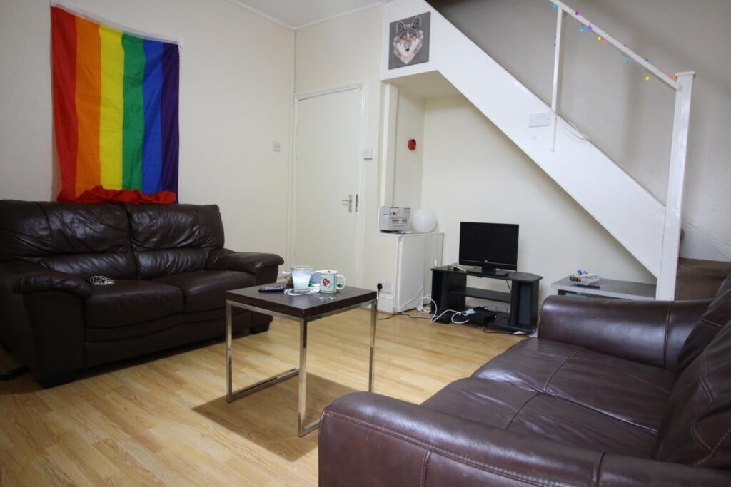 4 bed Mid Terraced House for rent in Cardiff. From CPS Homes - Cardiff