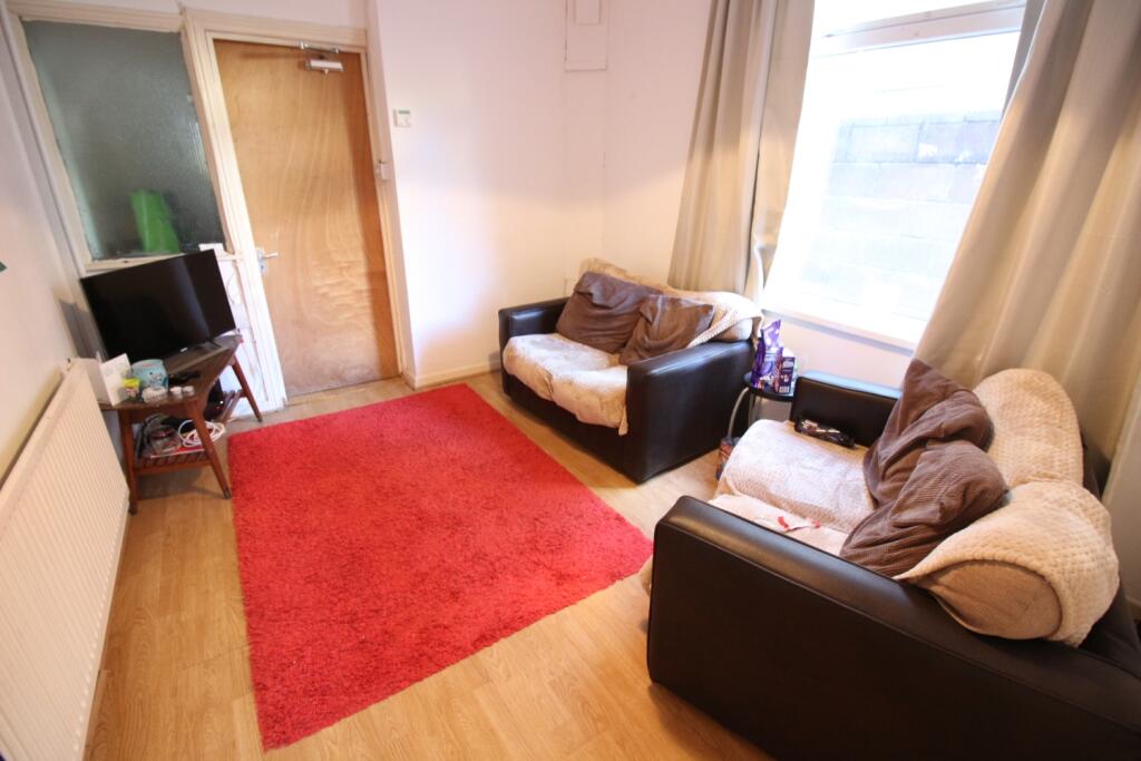 4 bed Mid Terraced House for rent in Cardiff. From CPS Homes - Cardiff