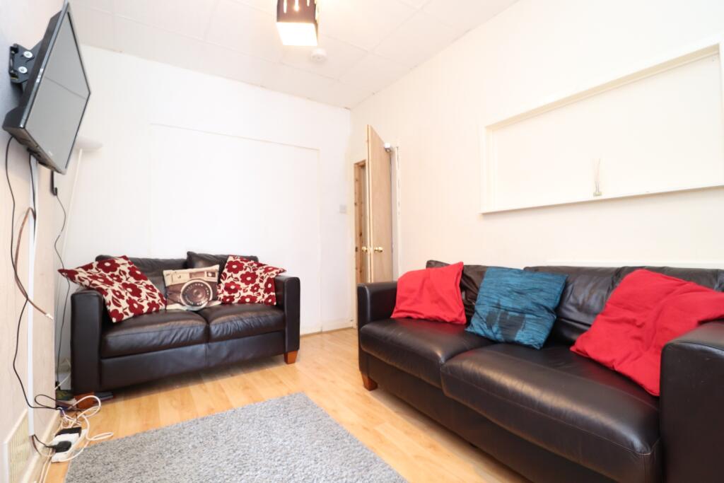 4 bed Mid Terraced House for rent in Cardiff. From CPS Homes - Cardiff 4 bed Mid Terraced House for rent in Cardiff. From CPS Homes - Cardiff