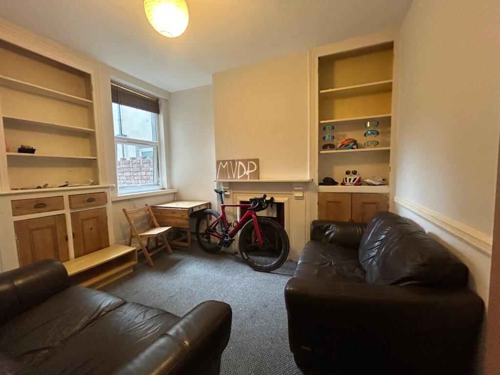 4 bed Mid Terraced House for rent in Cardiff. From CPS Homes - Cardiff