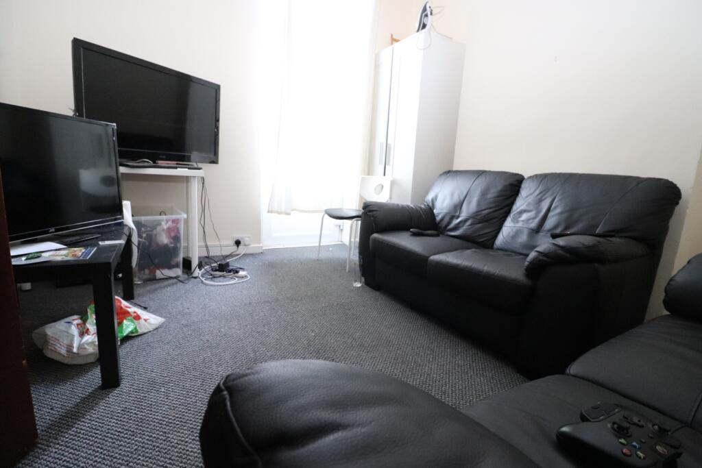 4 bed Mid Terraced House for rent in Cardiff. From CPS Homes - Cardiff 4 bed Mid Terraced House for rent in Cardiff. From CPS Homes - Cardiff