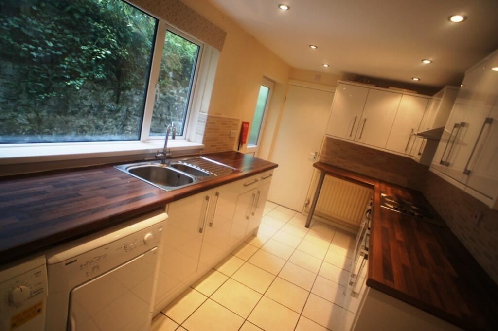 4 bed Mid Terraced House for rent in Cardiff. From CPS Homes - Cardiff