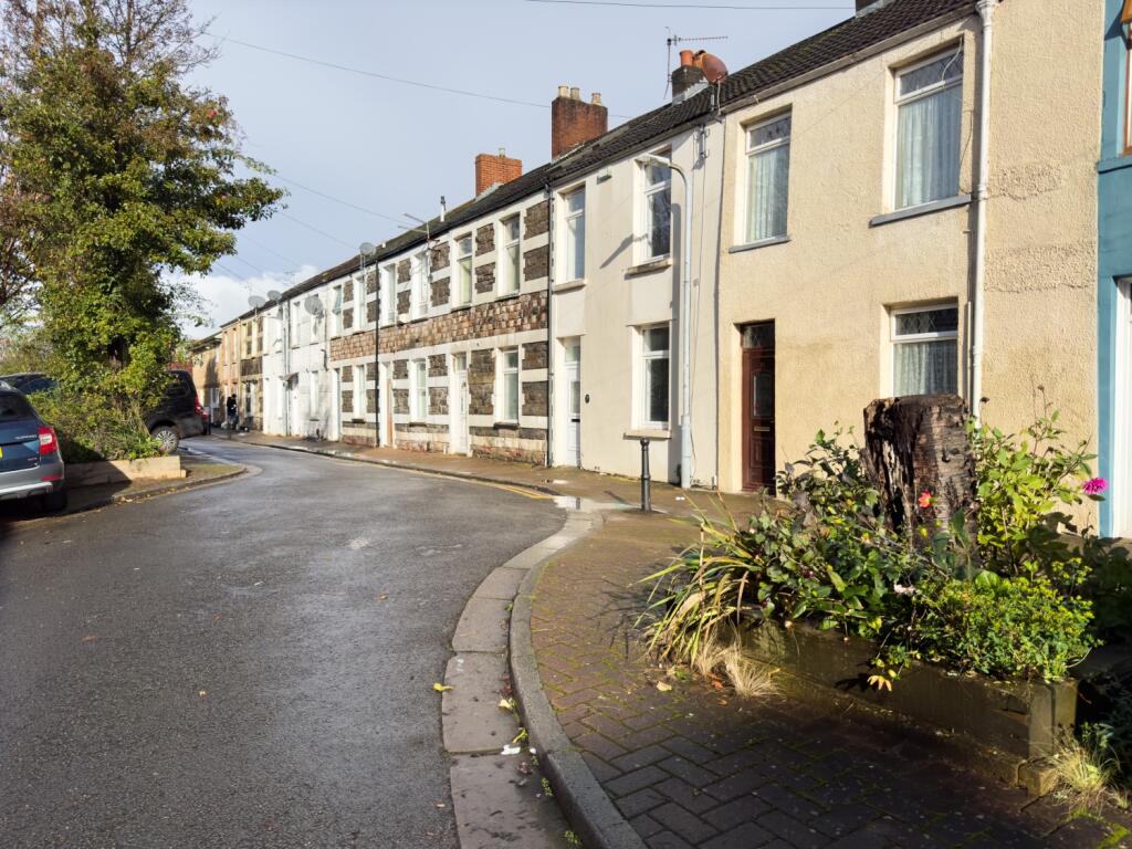 4 bed Mid Terraced House for rent in Cardiff. From CPS Homes - Cardiff