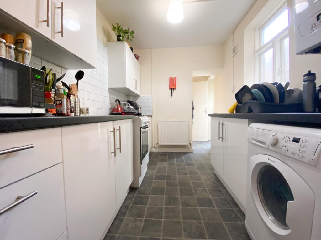 4 bed Mid Terraced House for rent in Cardiff. From CPS Homes - Cardiff 4 bed Mid Terraced House for rent in Cardiff. From CPS Homes - Cardiff