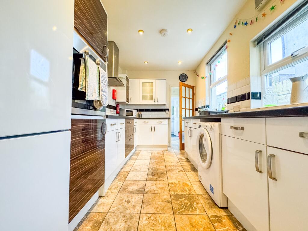 4 bed Mid Terraced House for rent in Cardiff. From CPS Homes - Cardiff 4 bed Mid Terraced House for rent in Cardiff. From CPS Homes - Cardiff