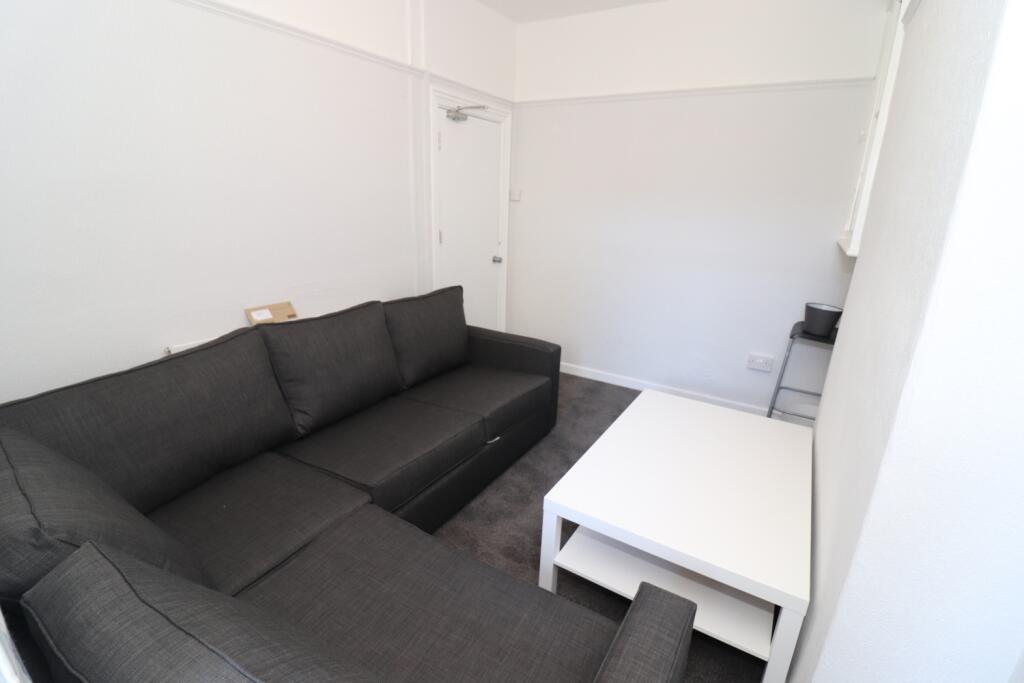 4 bed Mid Terraced House for rent in Cardiff. From CPS Homes - Cardiff