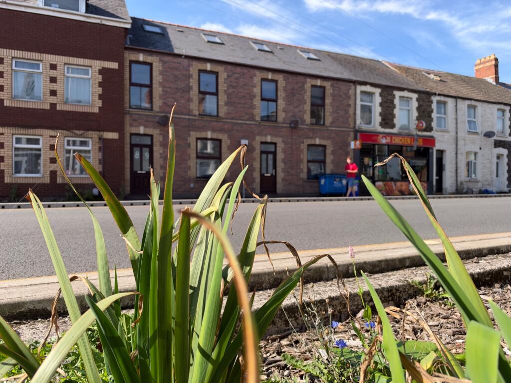 8 bed Mid Terraced House for rent in Cardiff. From CPS Homes - Cardiff