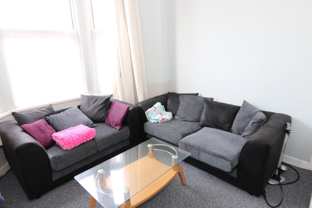 4 bed Mid Terraced House for rent in Cardiff. From CPS Homes - Cardiff