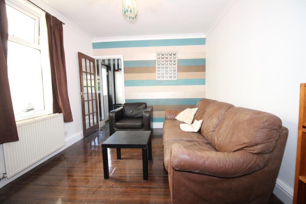 4 bed Mid Terraced House for rent in Cardiff. From CPS Homes - Cardiff