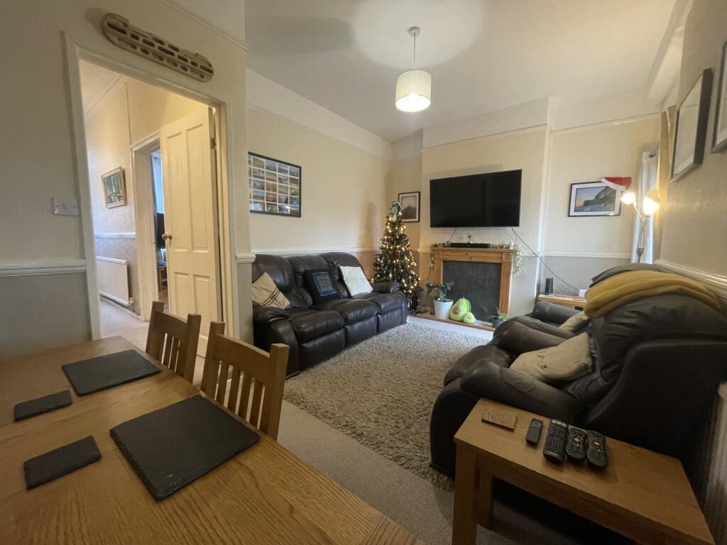 4 bed Mid Terraced House for rent in Cardiff. From CPS Homes - Cardiff