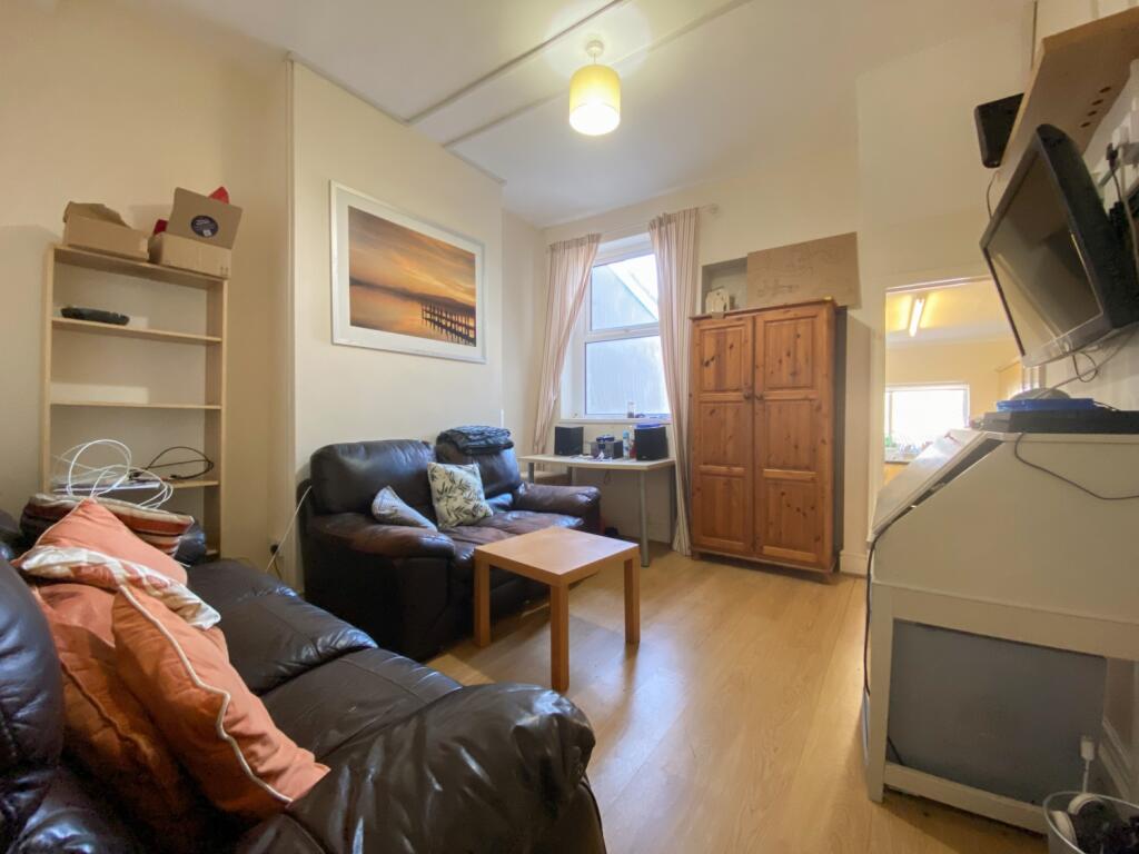 4 bed Mid Terraced House for rent in Cardiff. From CPS Homes - Cardiff