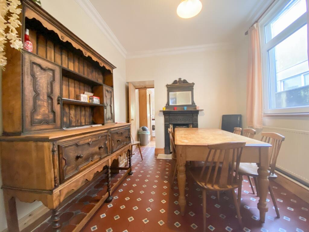 4 bed Mid Terraced House for rent in Cardiff. From CPS Homes - Cardiff