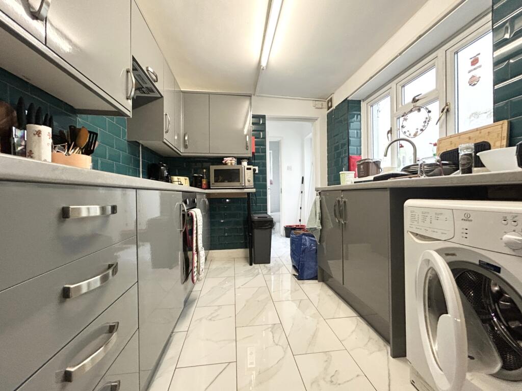 4 bed Mid Terraced House for rent in Cardiff. From CPS Homes - Cardiff 4 bed Mid Terraced House for rent in Cardiff. From CPS Homes - Cardiff