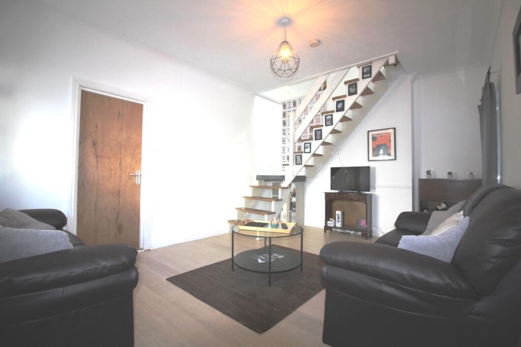 4 bed Mid Terraced House for rent in Cardiff. From CPS Homes - Cardiff