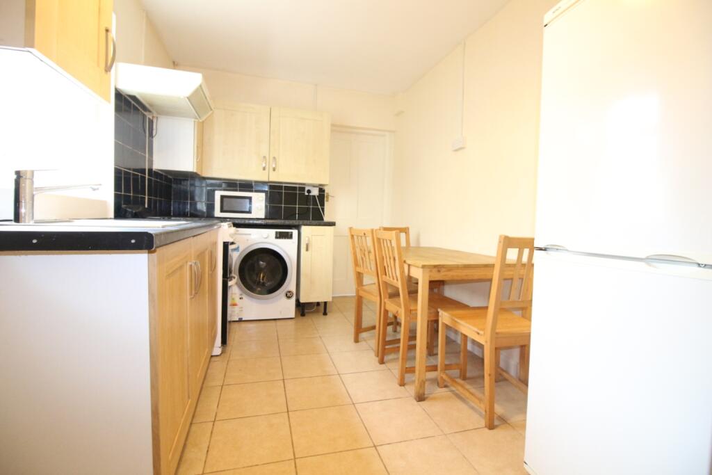 4 bed Mid Terraced House for rent in Cardiff. From CPS Homes - Cardiff 4 bed Mid Terraced House for rent in Cardiff. From CPS Homes - Cardiff