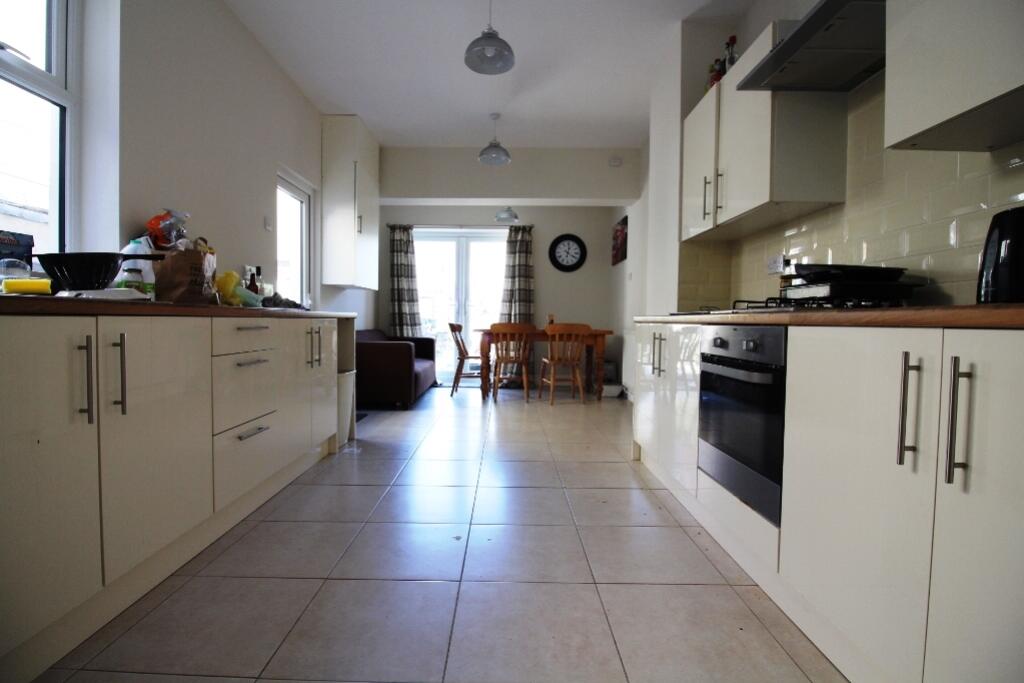 4 bed Mid Terraced House for rent in Cardiff. From CPS Homes - Cardiff 4 bed Mid Terraced House for rent in Cardiff. From CPS Homes - Cardiff