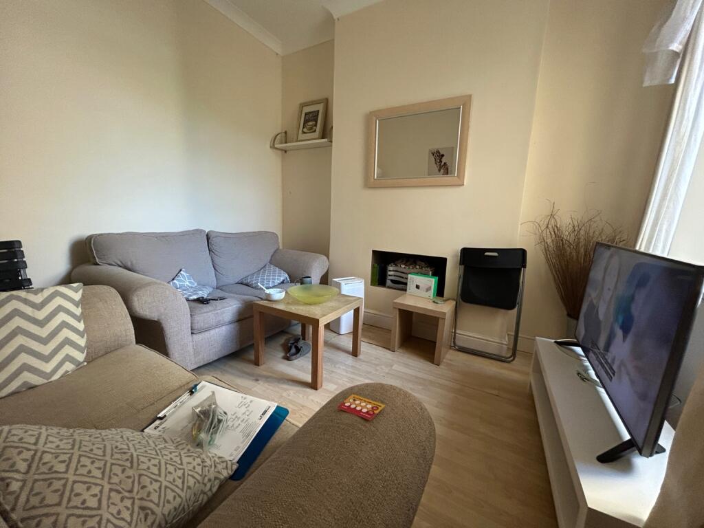 4 bed Mid Terraced House for rent in Cardiff. From CPS Homes - Cardiff 4 bed Mid Terraced House for rent in Cardiff. From CPS Homes - Cardiff