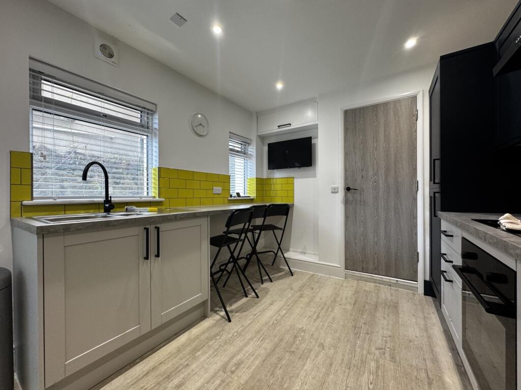4 bed Mid Terraced House for rent in Cardiff. From CPS Homes - Cardiff