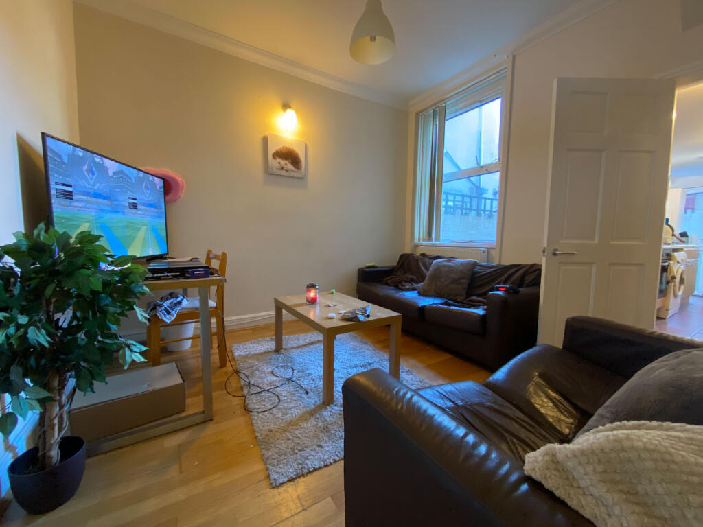 5 bed Mid Terraced House for rent in Cardiff. From CPS Homes - Cardiff 5 bed Mid Terraced House for rent in Cardiff. From CPS Homes - Cardiff