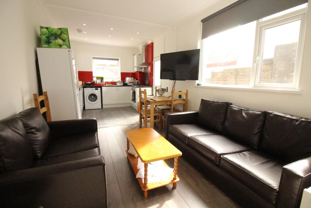 5 bed End of Terrace for rent in Cardiff. From CPS Homes - Cardiff