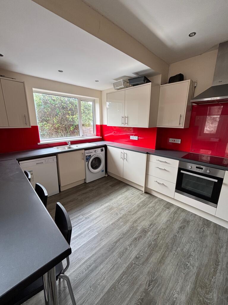 5 bed Detached for rent in Cardiff. From CPS Homes - Cardiff