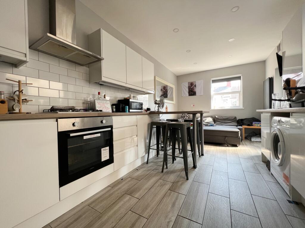 5 bed Detached for rent in Cardiff. From CPS Homes - Cardiff
