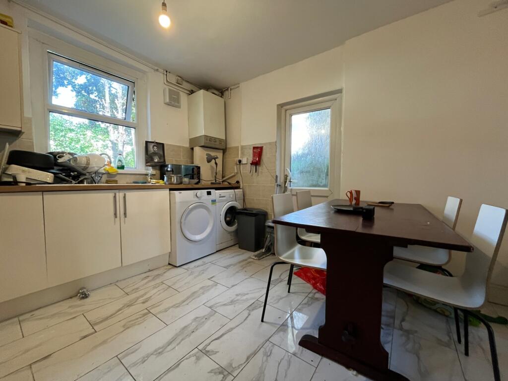 5 bed Detached for rent in Cardiff. From CPS Homes - Cardiff