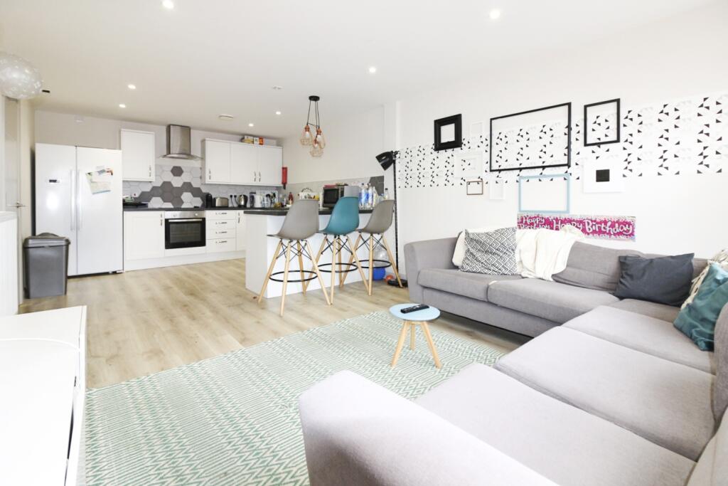 5 bed 1st Floor Flat for rent in Cardiff. From CPS Homes - Cardiff