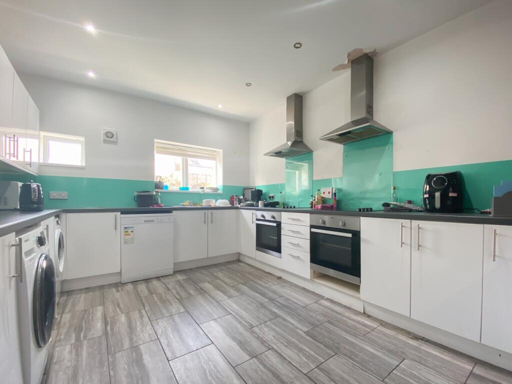 5 bed Mid Terraced House for rent in Cardiff. From CPS Homes - Cardiff 5 bed Mid Terraced House for rent in Cardiff. From CPS Homes - Cardiff