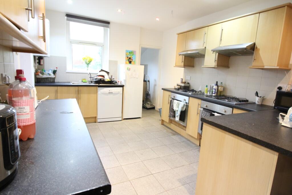 6 bed End of Terrace for rent in Cardiff. From CPS Homes - Cardiff