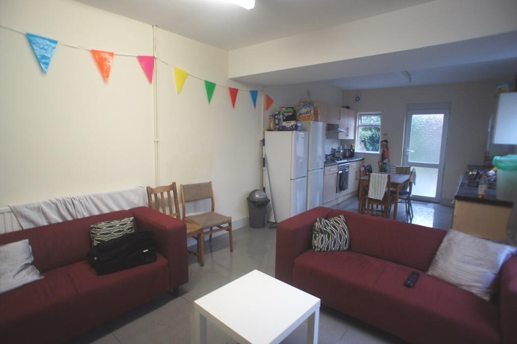 6 bed Mid Terraced House for rent in Cardiff. From CPS Homes - Cardiff 6 bed Mid Terraced House for rent in Cardiff. From CPS Homes - Cardiff