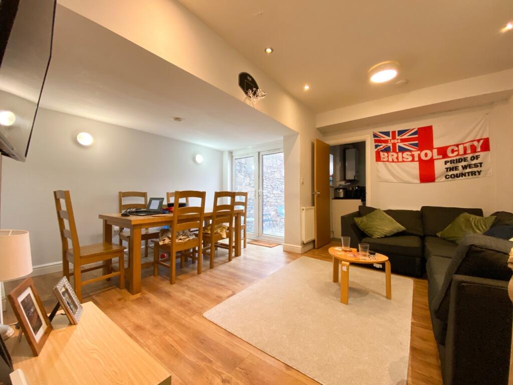 6 bed Mid Terraced House for rent in Cardiff. From CPS Homes - Cardiff