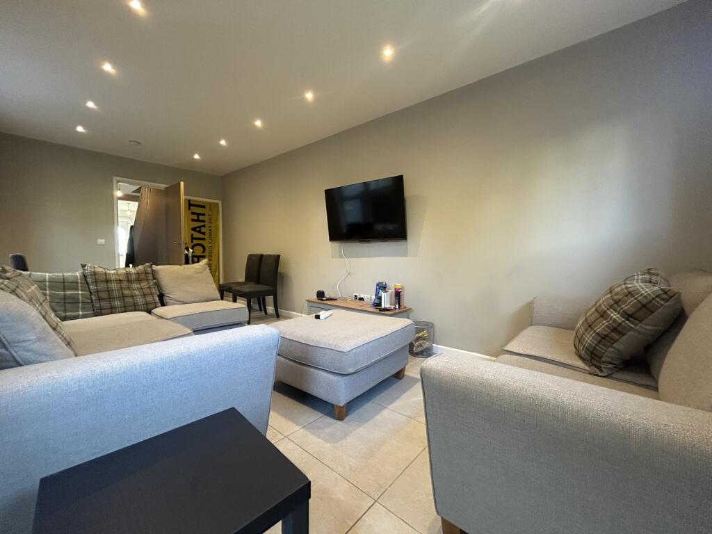 6 bed Mid Terraced House for rent in Cardiff. From CPS Homes - Cardiff