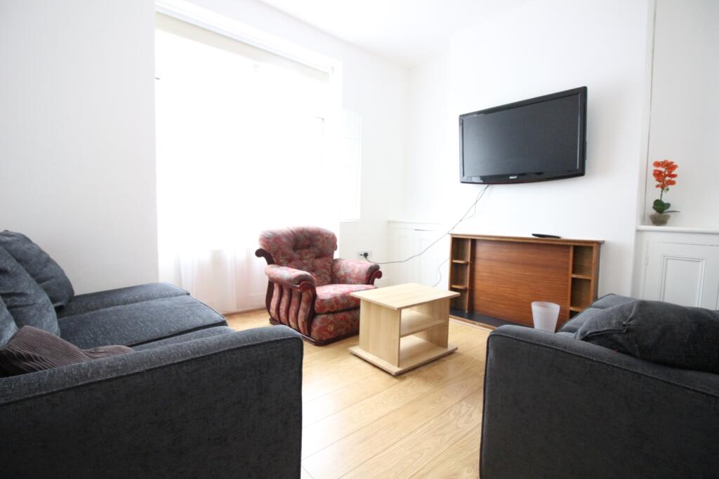 6 bed Mid Terraced House for rent in Cardiff. From CPS Homes - Cardiff