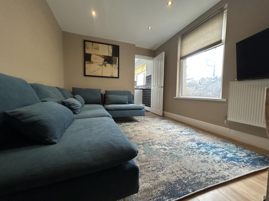 6 bed Mid Terraced House for rent in Cardiff. From CPS Homes - Cardiff
