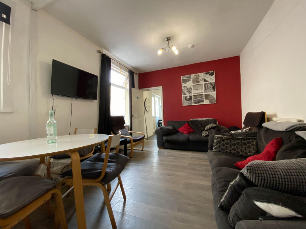 7 bed Mid Terraced House for rent in Cardiff. From CPS Homes - Cardiff